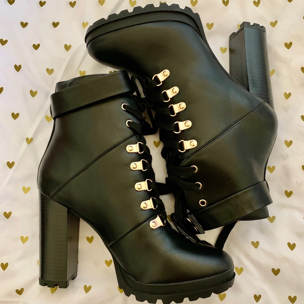 Lace up bootie